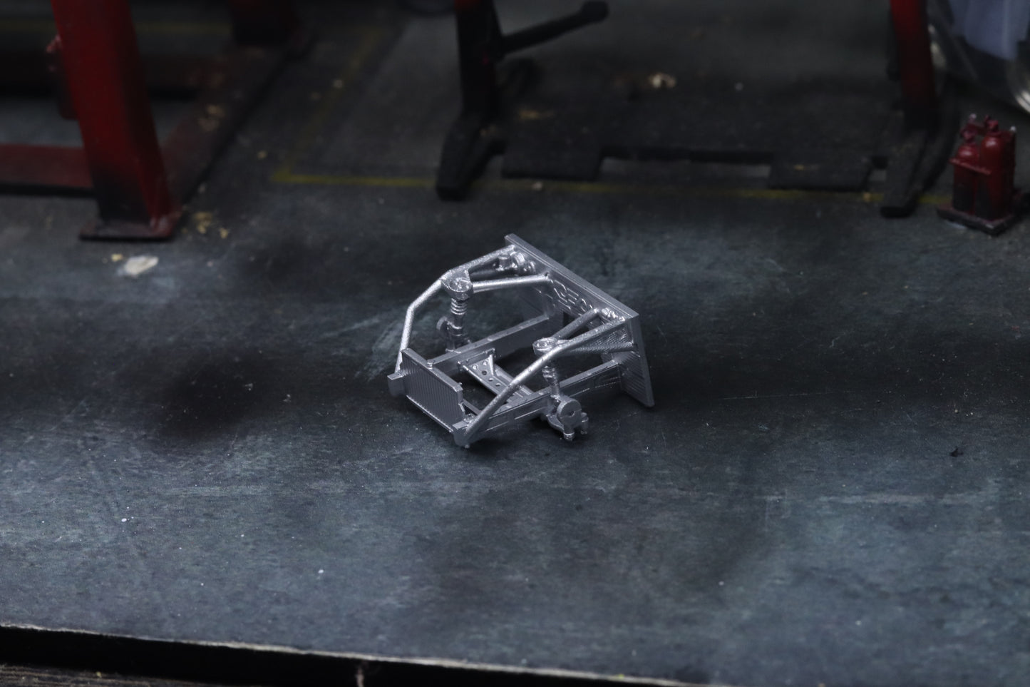 Part Diecast 1/64 Front Frame Tube Universal.